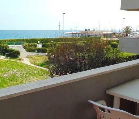 Apartamento M246 Marcelli Trilocale Fronte Mare Con Spiaggia Privata *